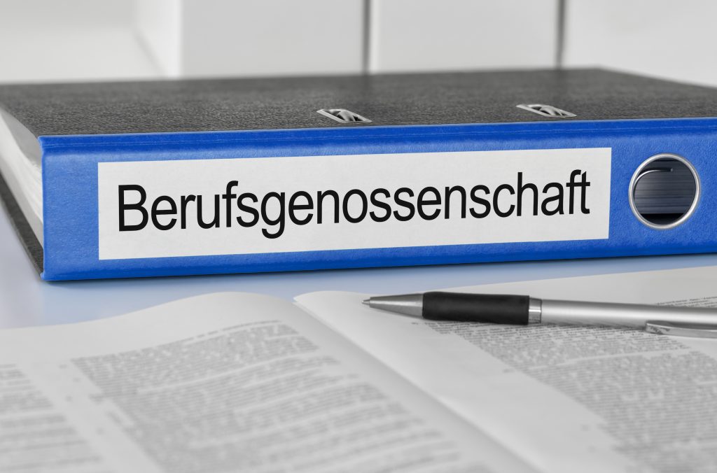 Aktenordner mit der Beschriftung Berufsgenossenschaft